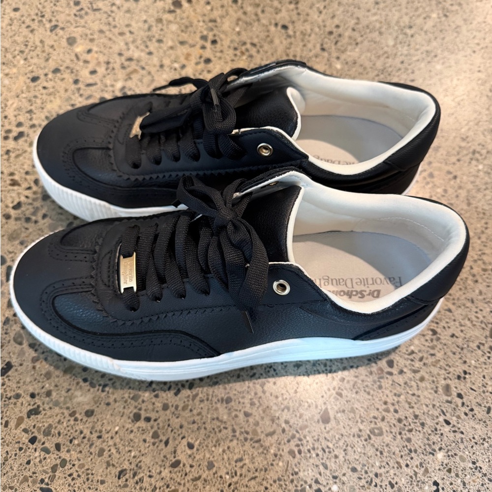 Dr. Scholl's Black and White Men's Sneakers
